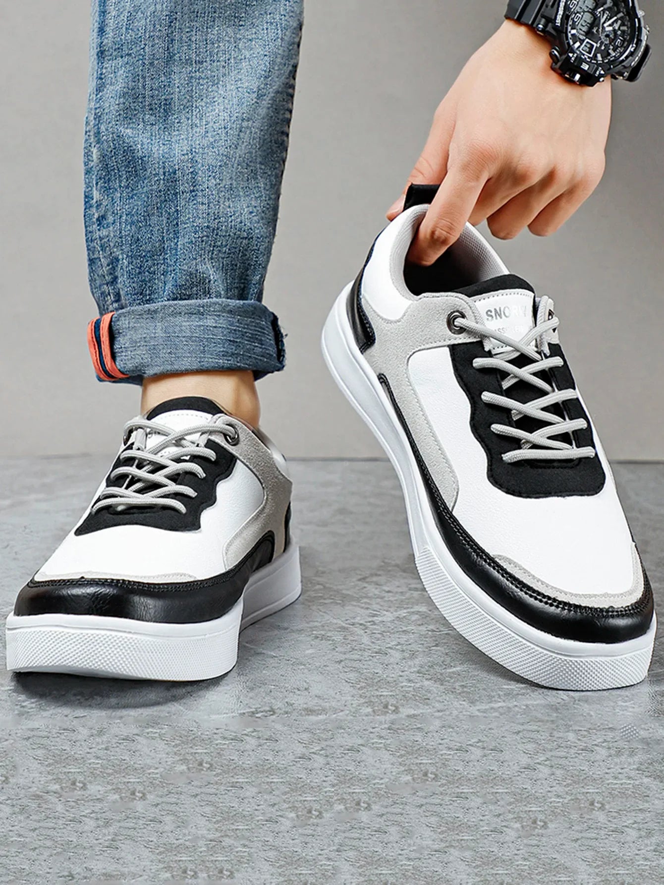 Avisin Turnschuhe