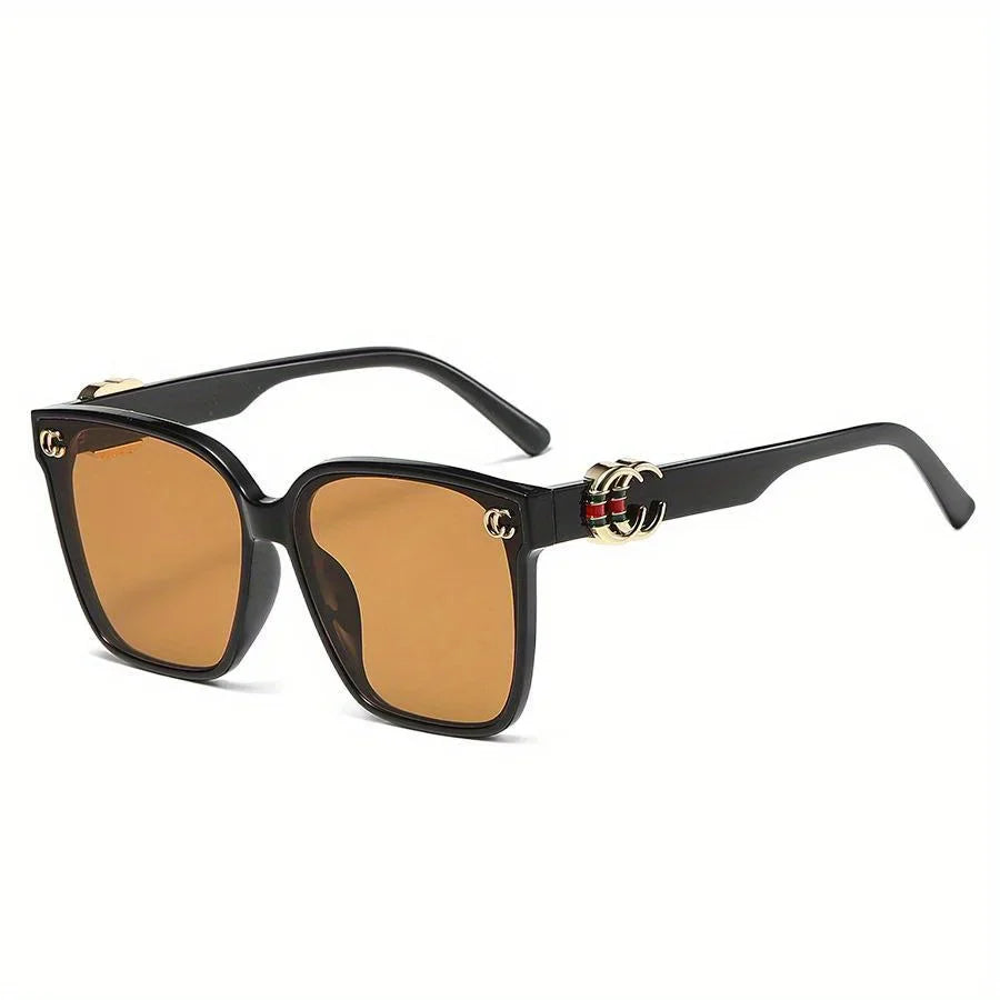 Stilvolle Sonnenbrille mit zeitlosem Design