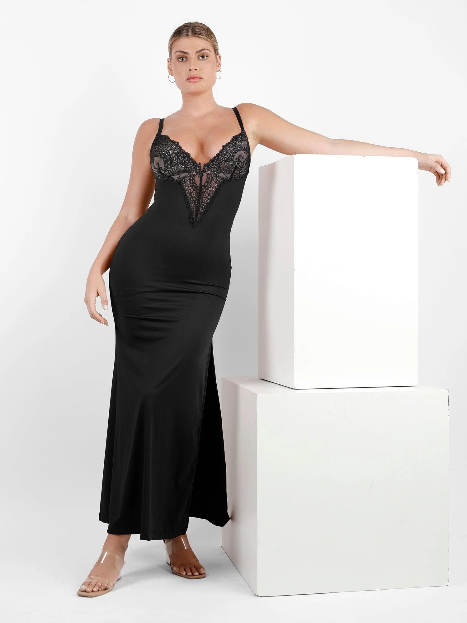 Das Shapewear-Kleid Spitze Slip Split Maxi