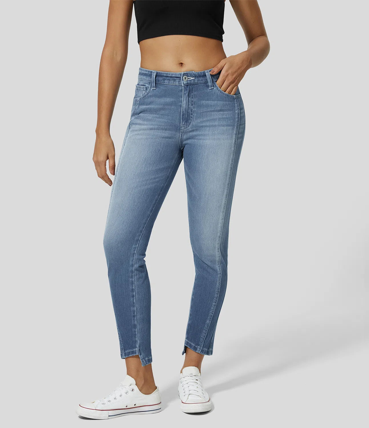 Mittlere Leibhöhe, Knopfverschluss, Reißverschluss, Mehrere Taschen, Dehnbare Strickjeans, Lässige Röhrenpassform.
